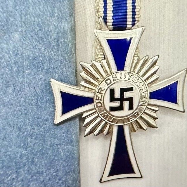 b2ap3_large_b2ap3_large_WW2-German-Mothers-Cross-in-Silver-2 ***NOW SOLD***WW2 Mothers Cross in Silver with Original Issue Packet. - Armoury Antiques | Marlborough Antiques