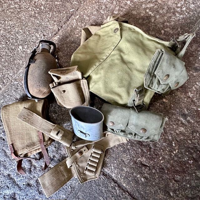 b2ap3_large_Armoury-Antiques-and-Militaria- ***New In***A Collection of WW1/ WW2 German and English/ British Webbing, etc. - Armoury Antiques | Marlborough Antiques