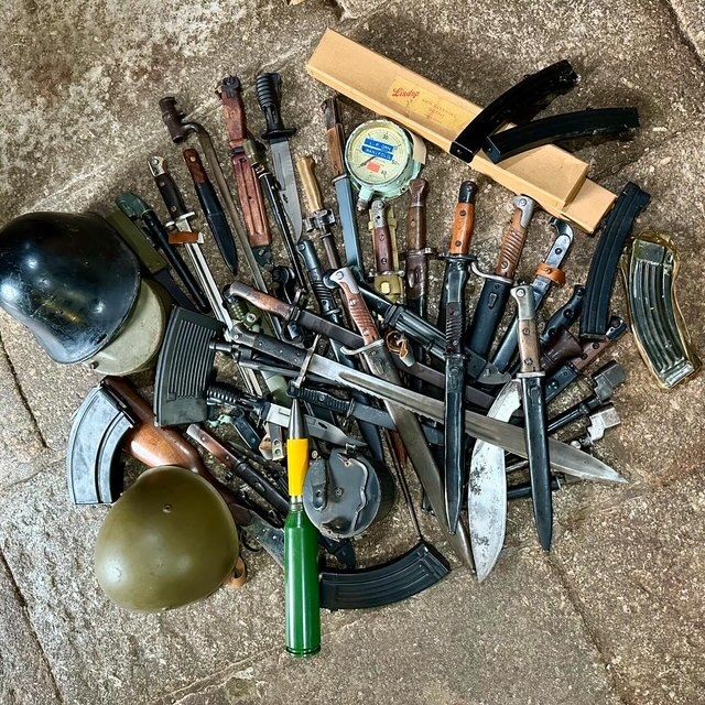 b2ap3_large_Armoury-Antiques-and-Militaria-New-In-1- ***New In***A Great Collection of Swords, Bayonets and Many Other Items... - Armoury Antiques | Marlborough Antiques