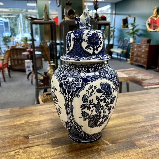 ***New In***Large Delft Ginger Jar.