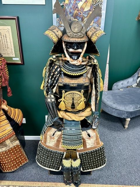 ***New In***Shōwa (昭和時代) Period (1926-1989) Yoroi (Japanese Armour) Complete with Hitsu (Armour Box).